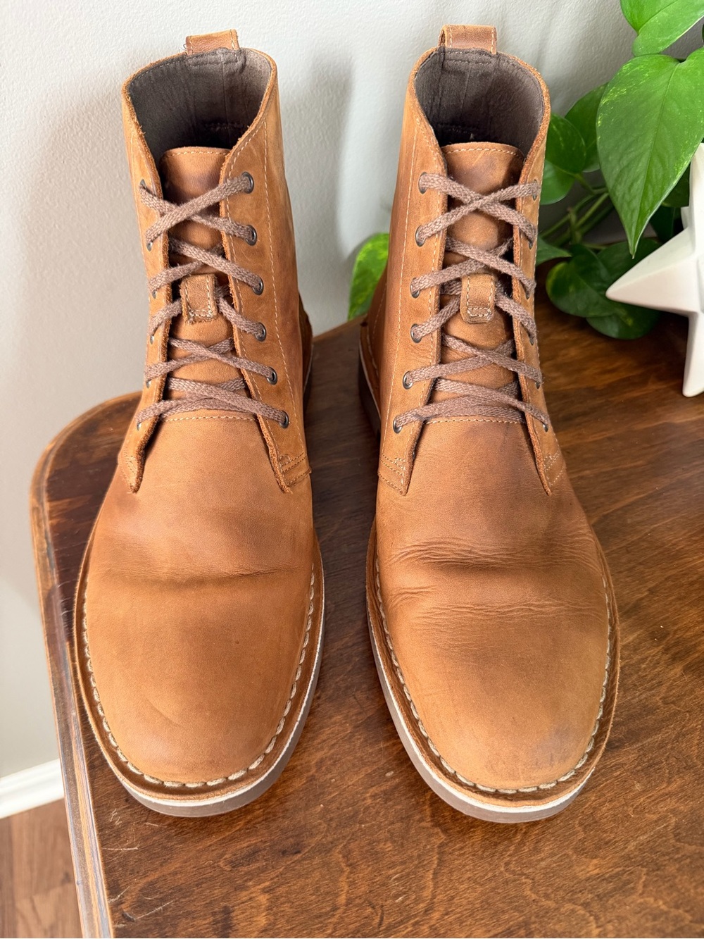 Clarks Men's Brown Leather Boots. Size 10